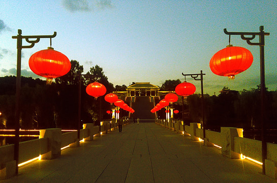 轩辕庙轩辕桥夜景