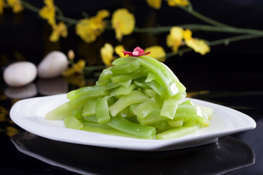 炝拌笋片