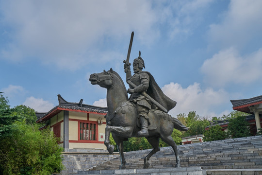 汉楚王塑像