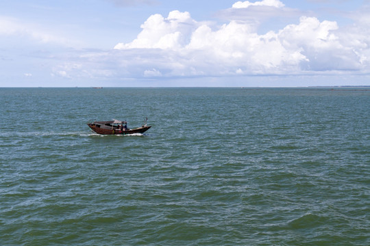 钦州港风光 渔船