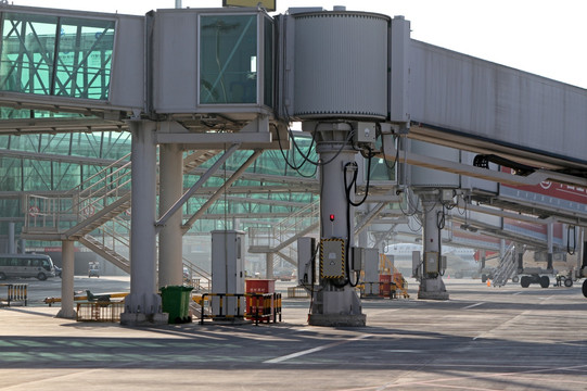沈阳机场 停机坪 登机桥
