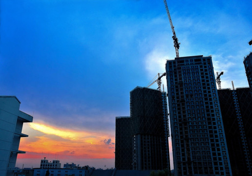 黄昏 夕阳晚霞 建筑高楼
