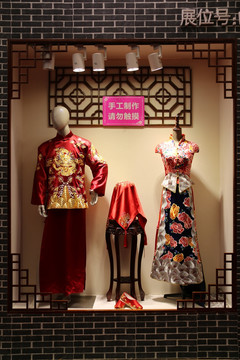 红色中国风礼服