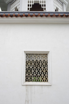 白墙窗台