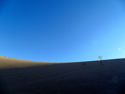 沙漠蓝天