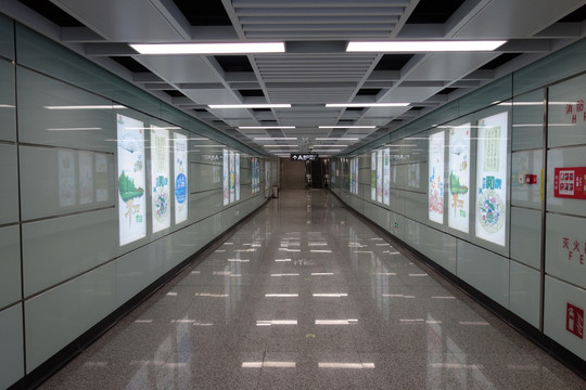 东莞地铁通道