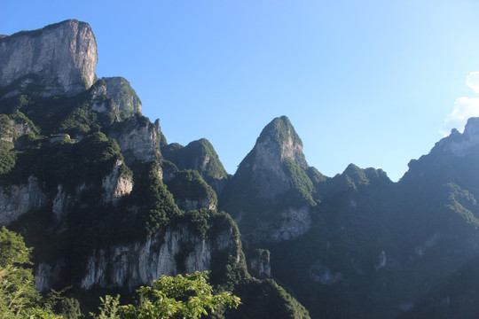 巍峨的天门山