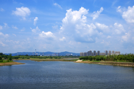 清流河畔看滁州