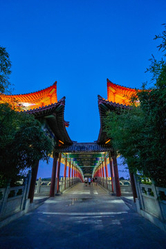 廊桥夜景 高清大图