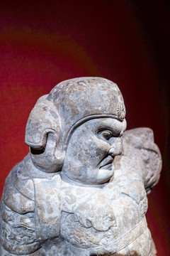 天王石像