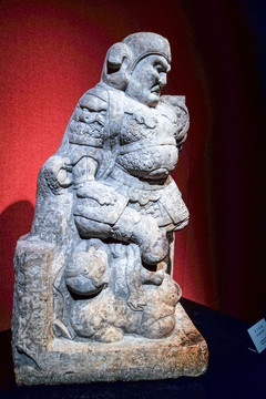 天王石像