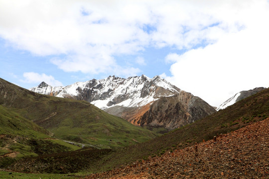 西藏雪山