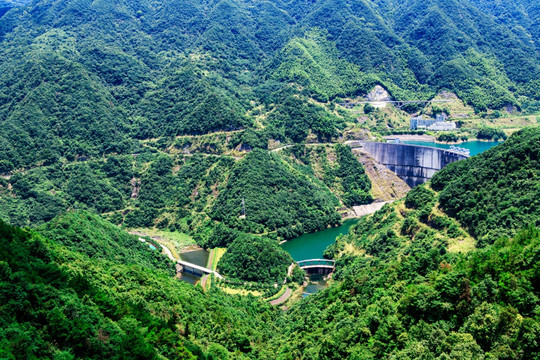 水利工程 青山绿树 山谷