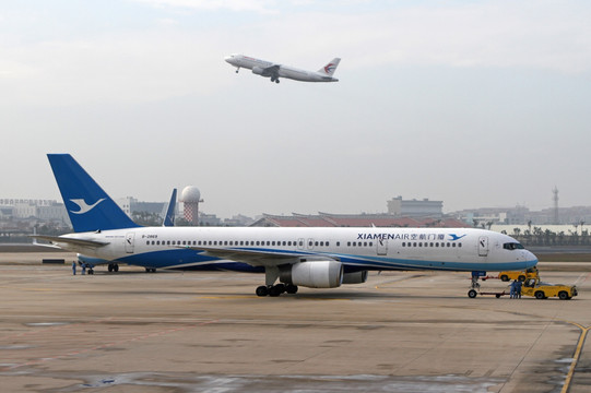 厦门航空 波音757飞机