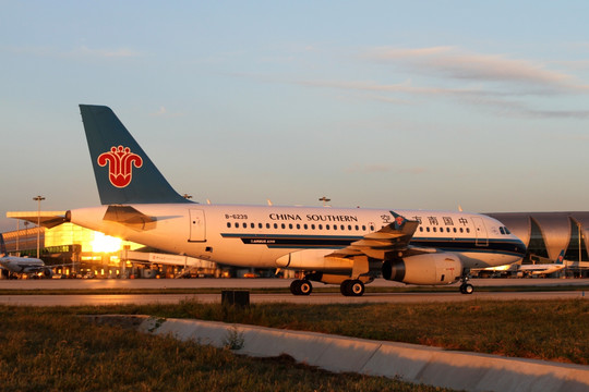 夕阳光影 中国南方航空 飞机