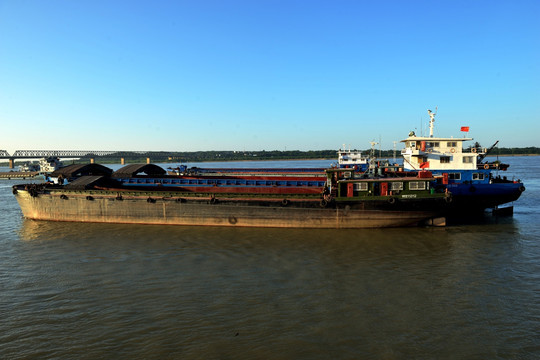 长江 码头 货船