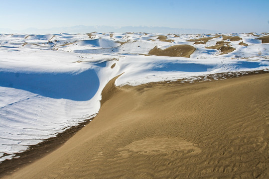 沙漠雪景