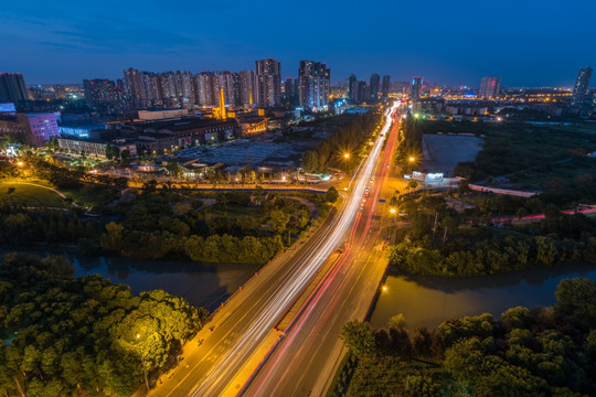 成都东夜景