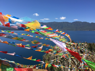 泸沽湖畔的民族风情