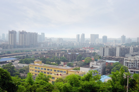 绵阳西山 俯瞰绵阳站地区