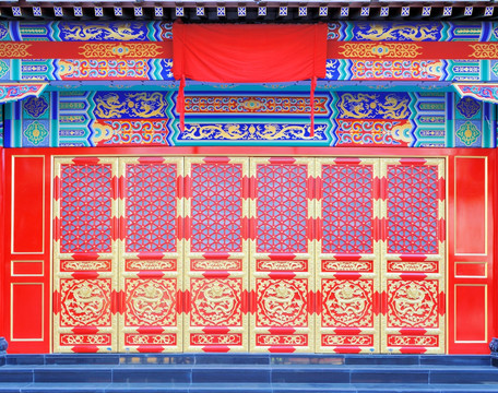 红色中式木门