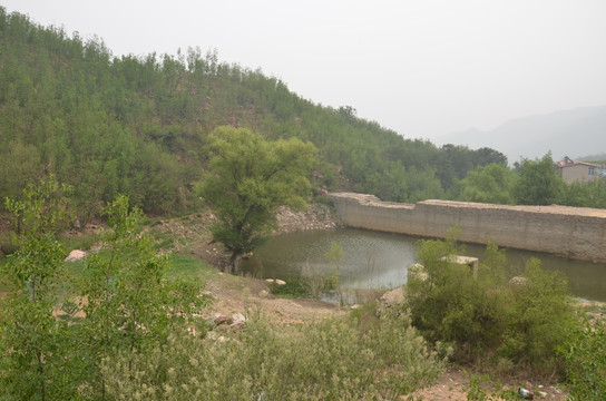 山区水库风光