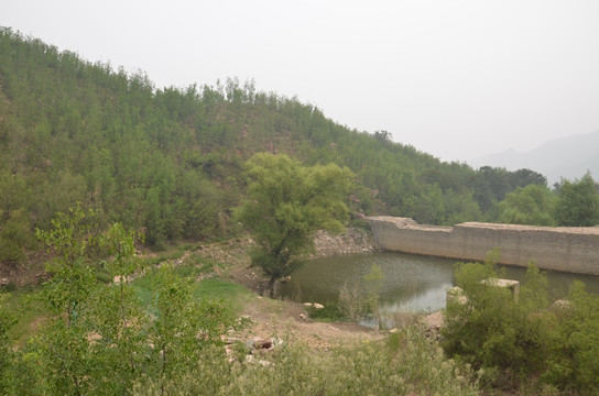 山区水库风光