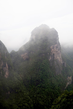 张家界天门山风景图