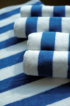 蓝白条沙滩浴巾