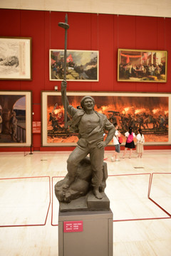 农民自卫军战士雕像