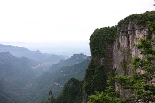 张家界天门山风景图