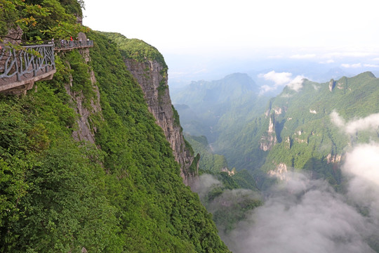 张家界天门山风景图