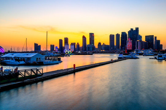 现代城市夜景