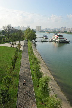 江滩风景