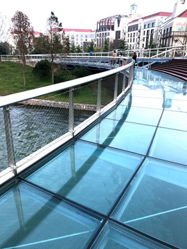 透明玻璃桥