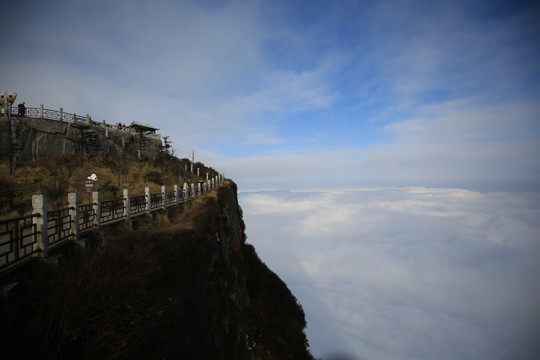 云海 天空 蓝 峨眉山 悬崖