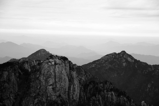 水墨黄山山峰