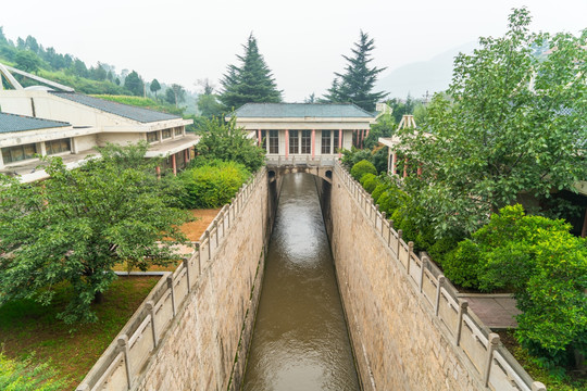 红旗渠分水闸图片