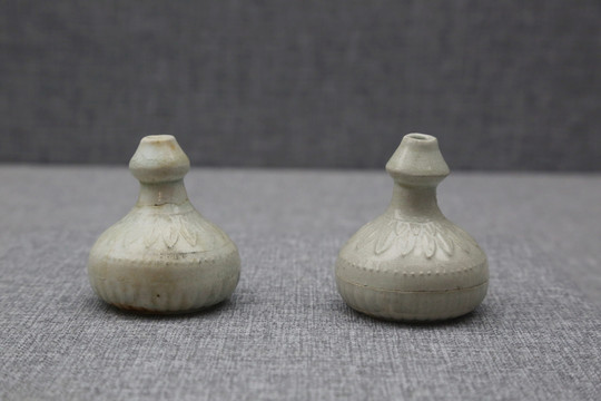 南宋时期的青白釉莲瓣纹葫芦瓶