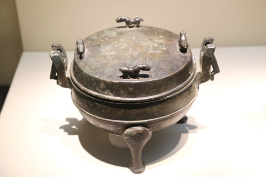 西汉时期铜鼎