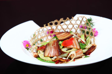 爆炒腊肉