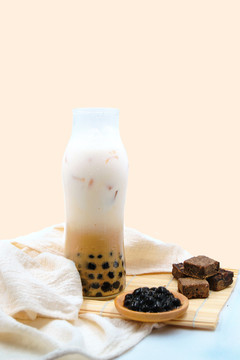 茶遇牛奶