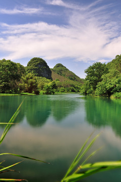 山涧溪流