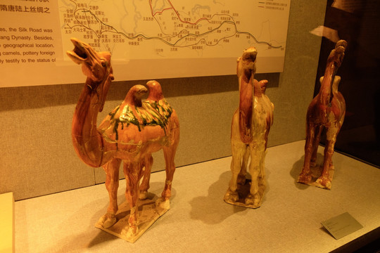 三彩骆驼