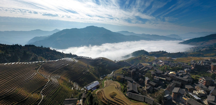 航拍龙胜龙脊梯田平安寨观景区