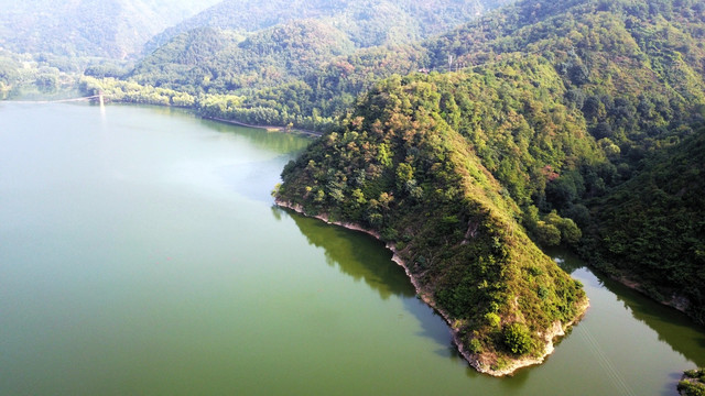 秦岭山下汤峪风光水库