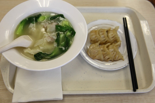 早餐 馄饨 煎饺