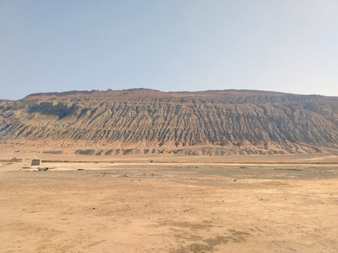 新疆火焰山 赤褐砂岩地貌