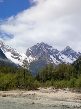 毕棚沟雪山冰川 山谷丘壑