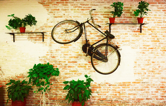 墙体装饰老自行车